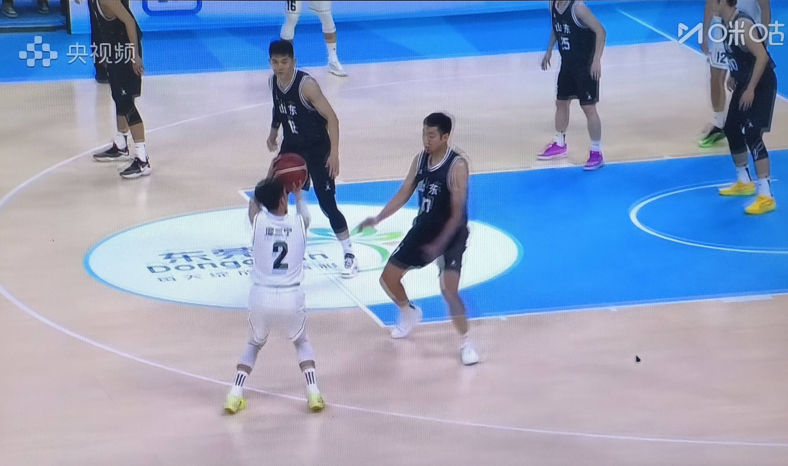 转折点！山东男篮篮板制胜；CBA季后赛清晨攻防权衡；震撼外界；赛程密集仍需轮换的简单介绍
