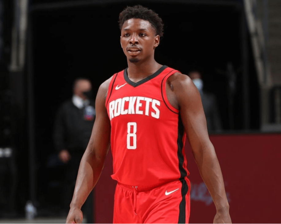 赛前俄克拉荷马雷霆调整名单以备葡超，绝杀压哨环节打磨，管理层满意，球队文化再被提及的简单介绍