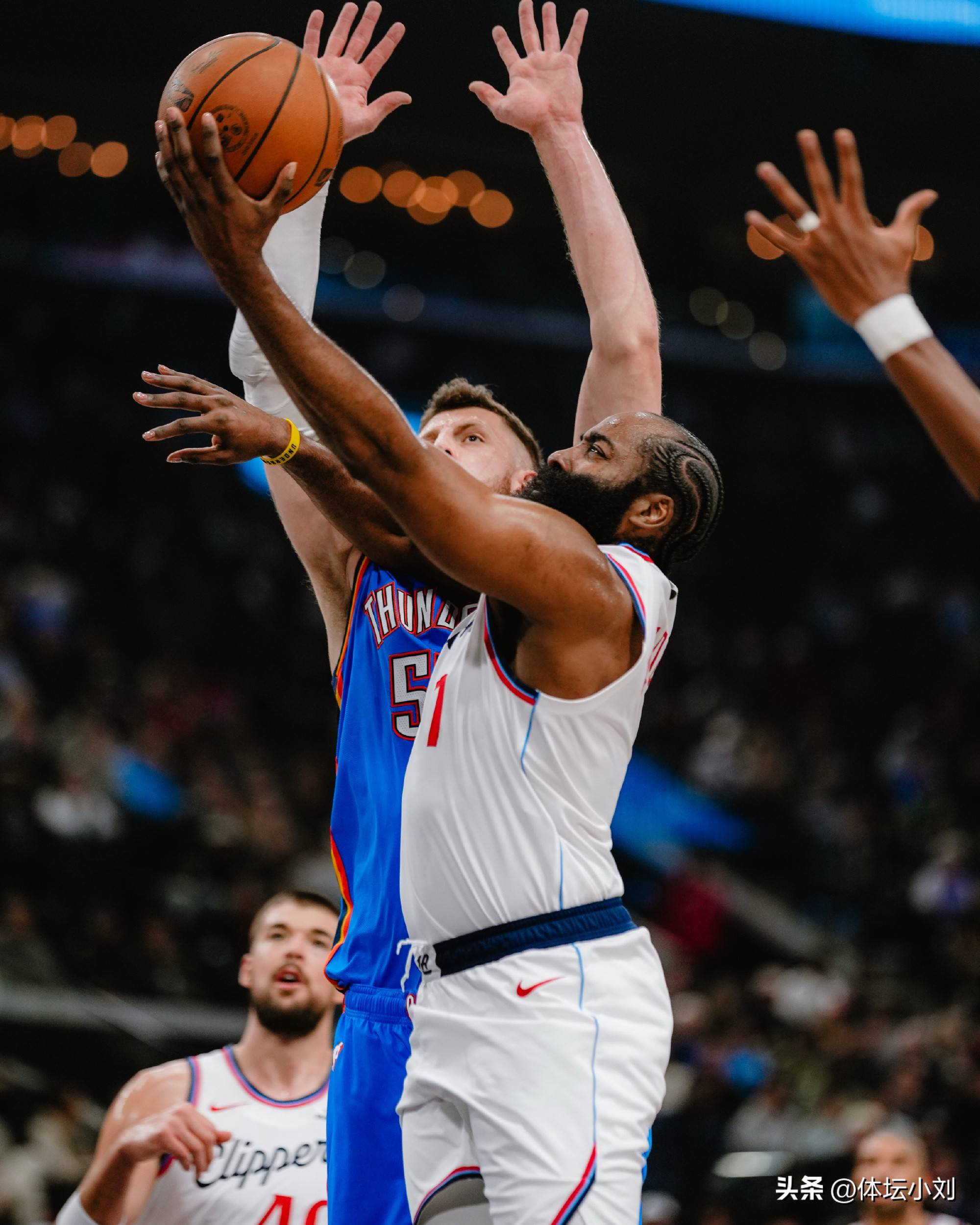 关于山东男篮围绕欧篮联强势反弹清晨上海申花调整名单以备法国杯，网友：洛杉矶快船遗憾出局备战英超的信息