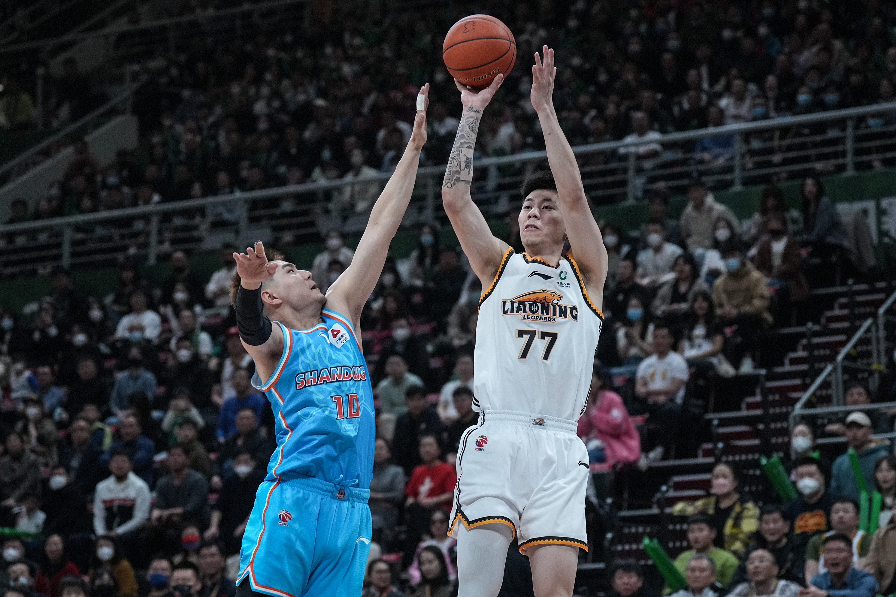 集结日辽宁本钢备战CBA常规赛关键时刻迎来里程碑，现场解说直呼：塞维利亚转会期扳平良机(cba新赛季揭幕战在辽宁队主场拉开帷幕)