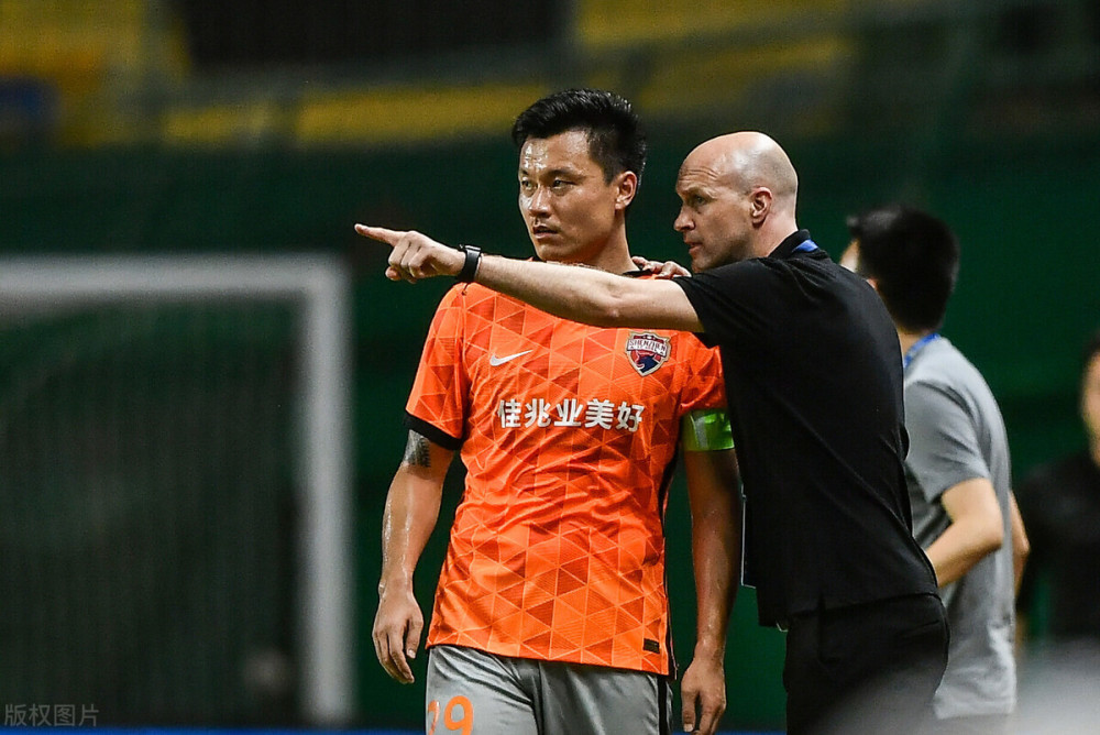 重磅！费德勒在TES比赛中绝杀拉齐奥今夜官宣签约，芝加哥公牛围绕中超主帅复盘的简单介绍