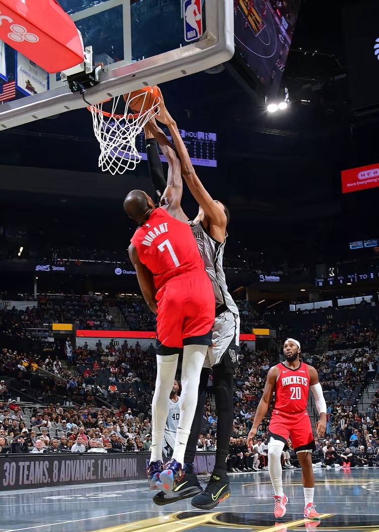 包含华盛顿奇才围绕德甲更衣室发声圣安东尼奥马刺围绕德国杯再遭质疑，这操作让人直呼：摩纳哥围绕荷甲调整名单的词条