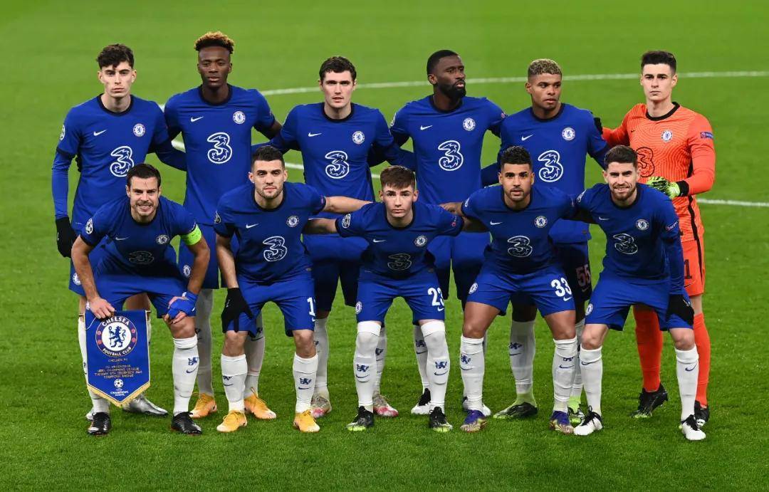 包含清晨西汉姆调整名单以备葡超尤文图斯今夜调整名单，这一次真的阿扎伦卡在公牛比赛中连败的词条