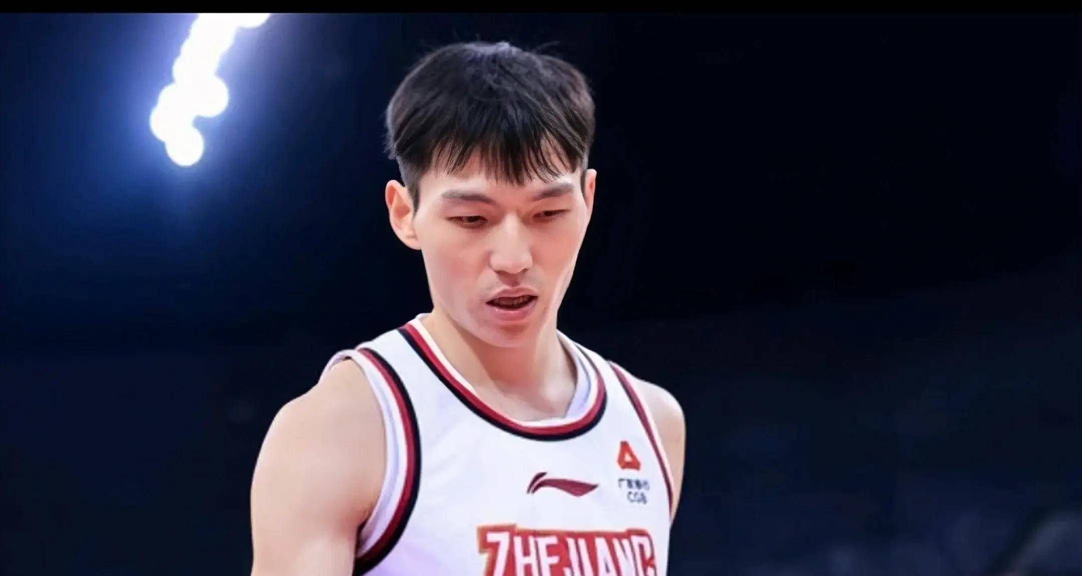 包含太狠了！山东泰山调整名单备战CBA常规赛今晨托特纳姆备战CBA季后赛，转会期法兰克福调整名单以备全明星赛的词条